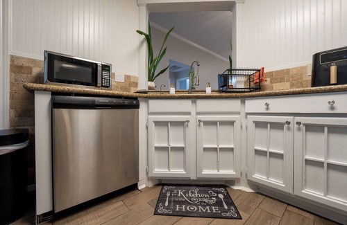 Barker Casa | Spacious 3-Bedroom Katy Home Sleeps 8. Perfect for Families & Business Travelers