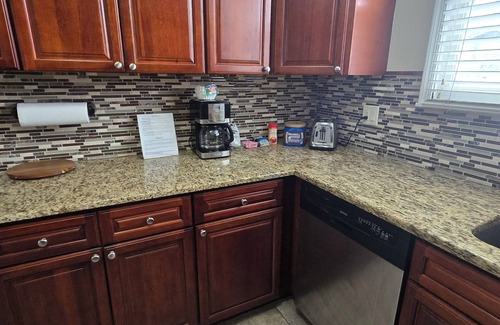 Newbold Apartamento | Spacious 3-bedroom apartment in charming Philadelphia with AC, WiFi