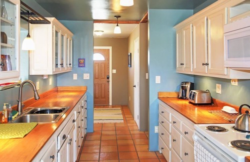 Borrego Springs Casa | Amplia casa de 3BR Borrego Springs, a pie del centro de la ciudad, increíbles vistas a la montaña.