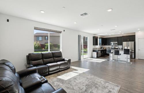 Folsom Casa | Spacious 3BR Home with Charming Backyard home