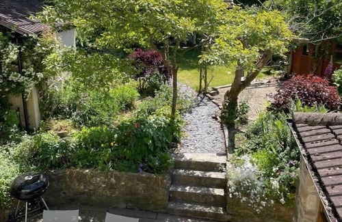 Chepstow Casa | Spacious 3BR in Historic Chepstow, Cottage Garden
