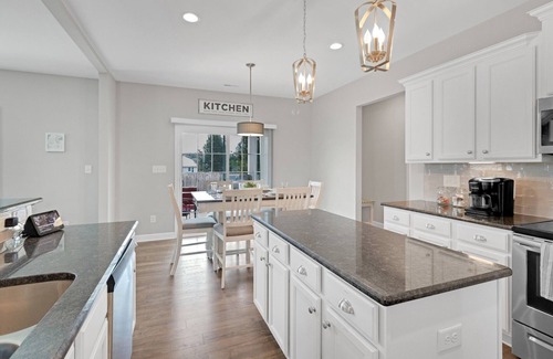 Aberdeen Casa | Spacious 4 BD Golf Getaway with Game Room!