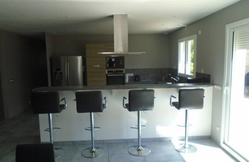 Baume-les-Dames Casa | Spacious 4-bedroom house close to the cycle route, climbing area and shops