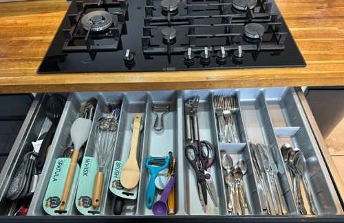 Colinton Villa | Spacious 4 bedroom house & 3 reception rooms