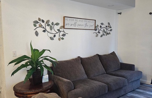 Stockton Casa | Spacious 4-bedroom house with AC, WiFi in enjoyable Stockton