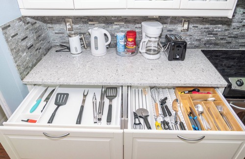 East County Civic Group Casa | Spacious 4-bedroom house in charming Valrico with WiFi, AC