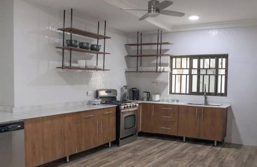 Teshie Villa | Spacious 4-Bedroom Villa Perfect for Groups