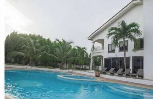 Teshie Villa | Spacious 4-Bedroom Villa Perfect for Groups
