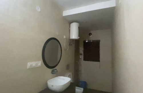 Sarita Vihar Apartamento | Spacious 5-bedroom apartment with WiFi, AC in lovely New Delhi