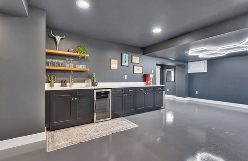 Rexmont Casa | Spacious 5-bedroom estate in wonderful Lititz with AC, WiFi