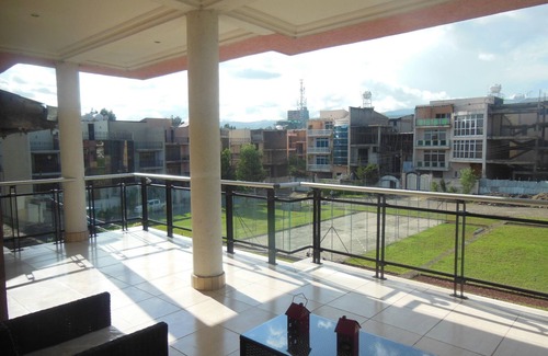 Yeka Villa | Spacious 5-Bedroom Family Villa with En-Suites and 3 Balconies.