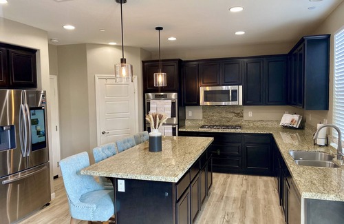 Menifee Casa | Spacious 5-bedroom house in enchanting Menifee with fitness room