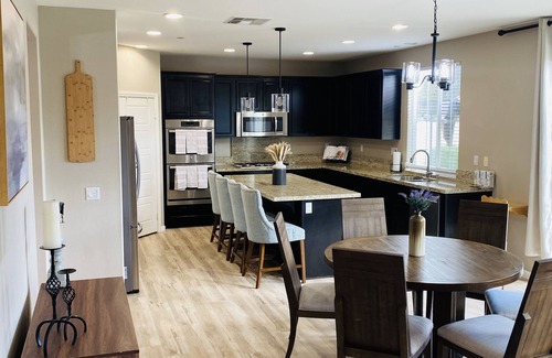 Menifee Casa | Spacious 5-bedroom house in enchanting Menifee with fitness room