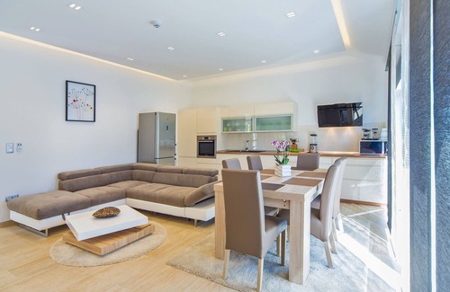 Mlini Villa | Encantadora villa de piedra de 5 dormitorios con piscina privada y vistas al mar