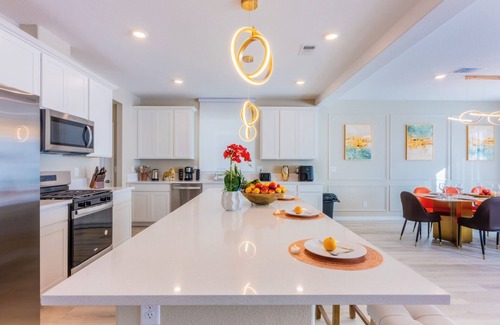 Enterprise Villa | Spacious 5-bedroom villa in vibrant Las Vegas with AC, WiFi