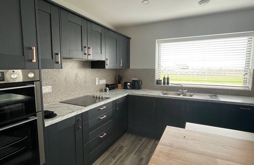 Tuam Casa | Spacious 5Br Home - Country View - Close to Galway