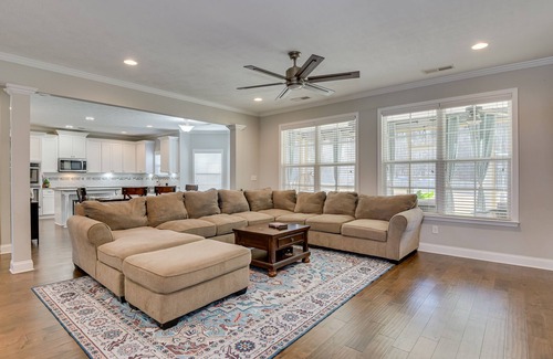 Evans Casa | Spacious 5BR Masters Retreat: Heated Pool/Spa, Theater, Basketball Court & More!