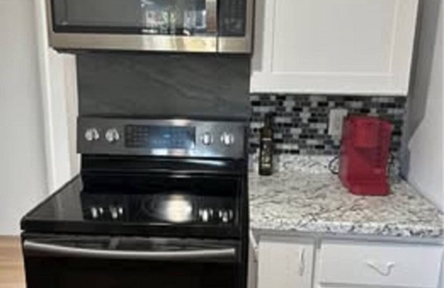 Lewiston Casa | Spacious 6-bedroom, 2 kitchens, 2 living, 2 dining, 2 laundry. Bring the crew