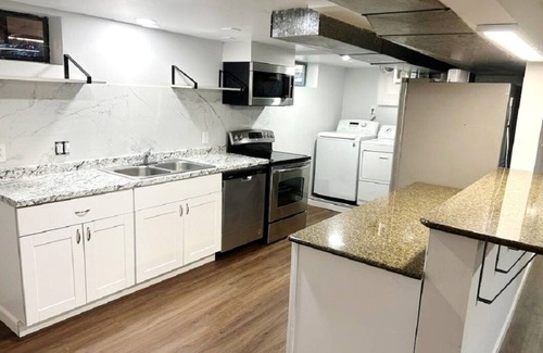 Lewiston Casa | Spacious 6-bedroom, 2 kitchens, 2 living, 2 dining, 2 laundry. Bring the crew