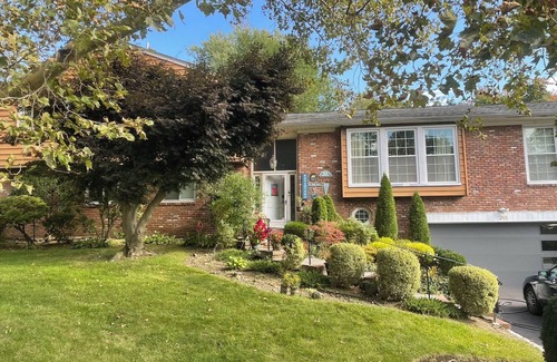 Heathcote Casa | Spacious 6-bedroom house in safe neighborhood near NYC