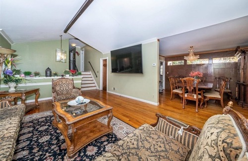 Heathcote Casa | Spacious 6-bedroom house in safe neighborhood near NYC