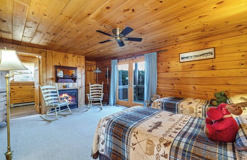 Aquashicola Cabina | Espacioso registro de 8BD / 7BA en el lago Beltzville en el sur de Poconos - SIN PROM