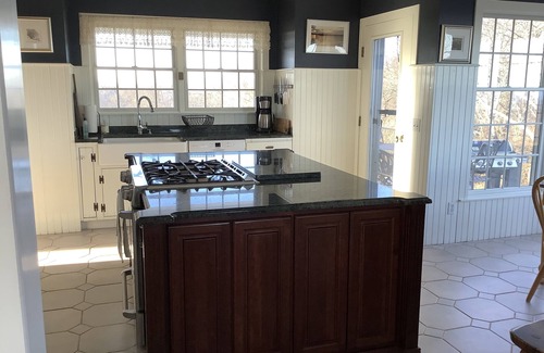 Block Island Casa | Spacious Air Conditioned Home With Sweeping Ocean Views