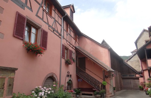 Ribeauville Apartamento | En una zona pintoresca de la ciudad, espaciosa casa de campo con aire acondicionado de 2 a 5 pers.