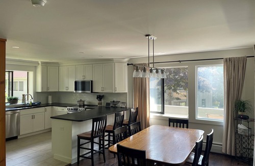 Lincoln Casa | Amplio y encantador, 3Bedroom 2Bath adosado 8-10