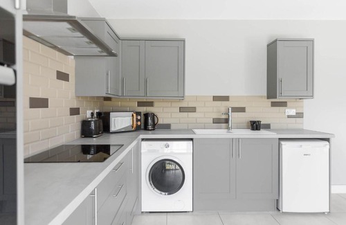 Ebbw Vale Apartamento | Spacious and Modern Mountain View Apartment