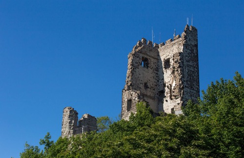 Königswinter Apartamento | amplio apartamento con vistas a la terraza verde y privada.