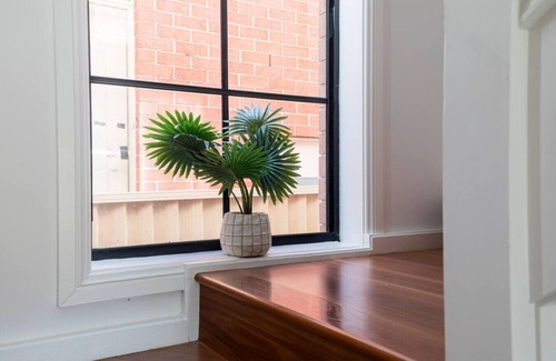 Blacktown Casa | Spacious Blacktown Retreat | Convenient Location