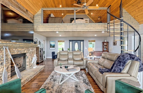 Cullowhee Cabina | Spacious Cabin, Hot tub, View, Games, Bunk