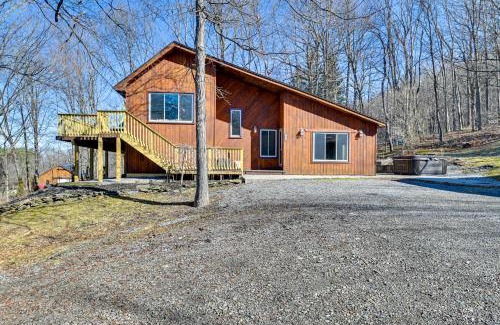 Canandaigua Casa | Spacious Canandaigua Group Getaway House and Barn!