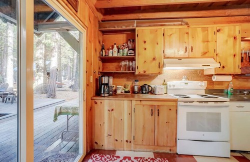 Mill Creek Cabina | Spacious Classic Cabin Retreat- near Lassen