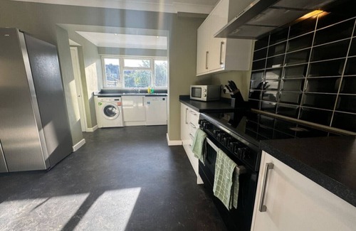 Swindon Casa | Spacious Contractor Accommodation