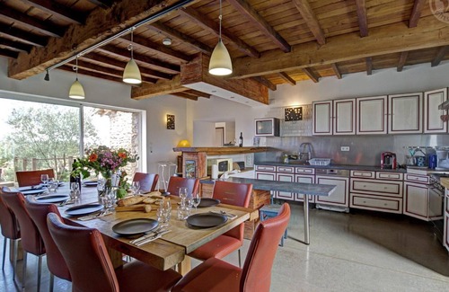 Neronde Cabaña | Casa rural espaciosa con piscina y spa en el campo