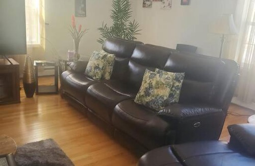 Leicester Villa | Spacious Countryside Villa