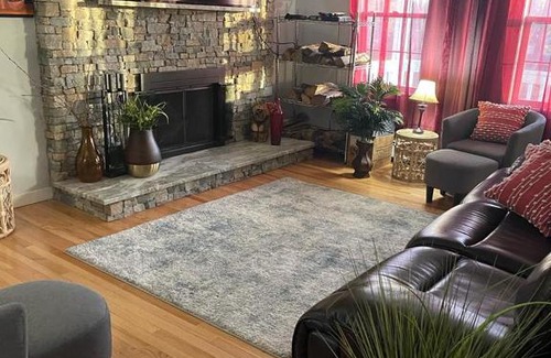 Leicester Villa | Spacious Countryside Villa