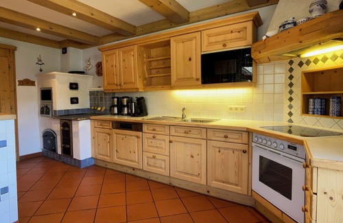 Mauterndorf Chalet De Esquí | Spacious cozy apartment (15 p) in chalet near historic Mauterndorf Obertauern