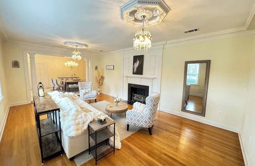 Forest Casa | Spacious Enchanted Forest Home for Business & Pleasure