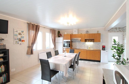 Blainville-sur-Mer Cabaña | Casa con jardín, cerca de la playa y servicios, ideal para familias y grupos