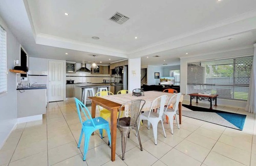 Banksia Beach Casa | Spacious Family & Pet-friendly Home on the Water