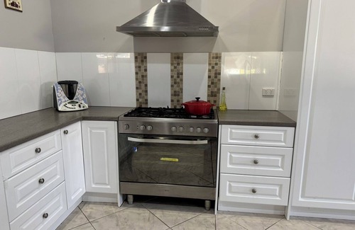 Merredin Casa | Spacious Family/Corporate Getaway in the Heart of Merredin - House on French