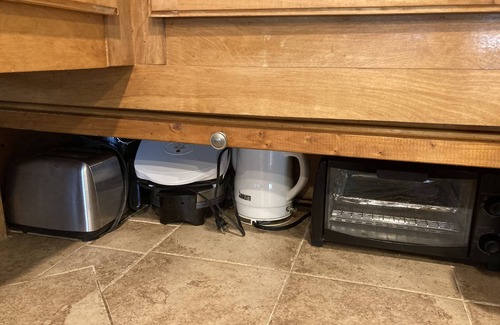 Collins Casa | Spacious Family Farmhouse