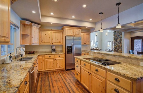 Priest River Casa | Spacious Family Home on Priest Lake Golf Course