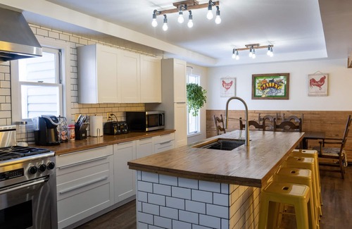 Quad Cities Casa | Spacious family home with luxe beds, fenced in back yard, heart of town!