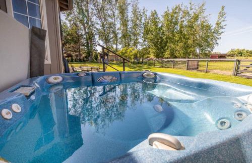 Ellensburg Casa | Spacious Family Home with Hot Tub