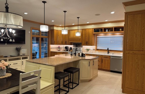 Waterloo Casa | Spacious Family Retreat in Waterloo with Pool & Theater