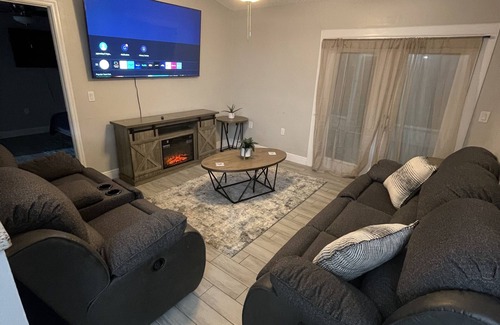 Poinciana Casa | Spacious Friendly Family Home 25 Mins to Disney